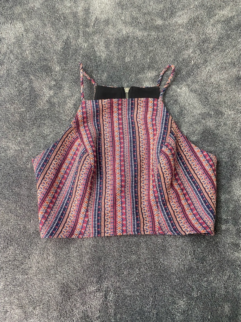 BCBGeneration Boho Geometric Print Crop‎ Top - Size 6 - Back Zip Halter Festival